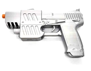 Replica H&K USP - Blade 2 1:1 Scale Silver Silk Fully Cosplay & Prop Ready - Bild 1 von 2