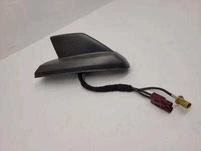16 17 18 19 20 CHEVROLET SILVERADO 1500 SHARKFIN ANTENNA SHARK FIN - Image 1 of 4