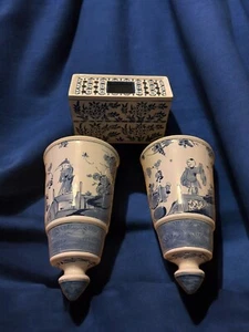 Colonial Williamsburg Delft OUD 1985 restauro tasche da parete e vaso quadrato - Foto 1 di 12