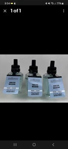 3 Bath & Body Works Endless Weekend Wallflowers Fragrances 0.8 OZ Ea. Lot Of 3 - Picture 1 of 5