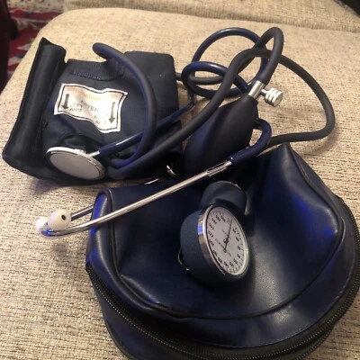 Sphygmomanometer动脉左臂和右臂带袋 — 第 1/4 张图片