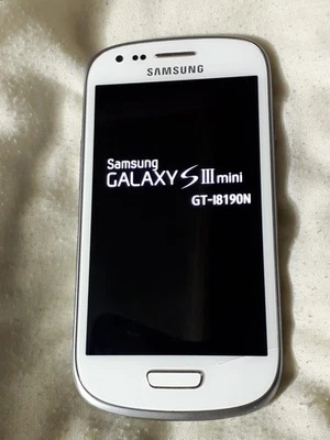 Samsung Galaxy S3 Mini I8190N Phone White 8GB 1GB RAM Android Smartphone O2 - Image 1 of 4