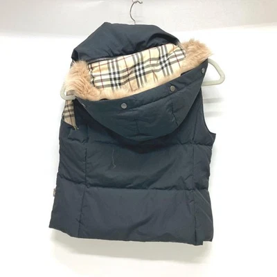 BURBERRY с капюшоном меха London вниз жилет черный нейлон женщин длина 52 см ширина 47 см - Изображение 1 из 4