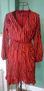 Ladies Stunning Dress Size 8 - Picture 1 of 1