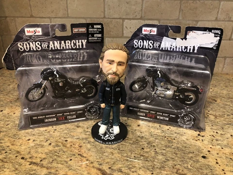 Sons of Anarchy - Jax and Opie Motorcycles and Jax Bobble Head Cover