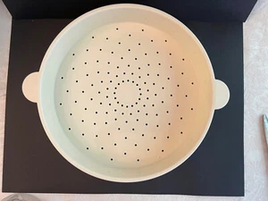 TUPPERWARE REPLACEMENT MICROWAVE STEAMER COLANDER #3067A White - Picture 1 of 1