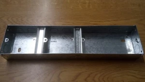 Niglon Rückenkasten aus verzinktem Metall 35 mm tief 2+1+1 1 x doppelt & 2 einfach - Bild 1 von 1