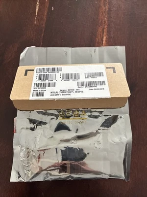 INTEL E40GQSFPSR QSFP-40G-SR4 FTL410QE2C-IT OPTICAL TRANSCEIVER ETHERNET QSFP+ - Image 1 of 4