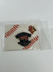 Baltimore Orioles Retired Jersey #33 Eddie Murray Lapel / Hat Pin - Picture 1 of 13