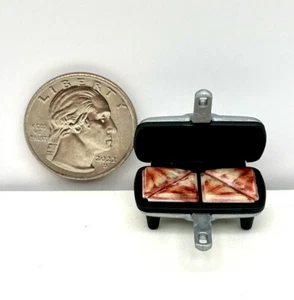 Ultra Rare Miniature Whirlpool Sandwhich Maker Zuru Mini Brands Home Series 1 - Picture 1 of 3