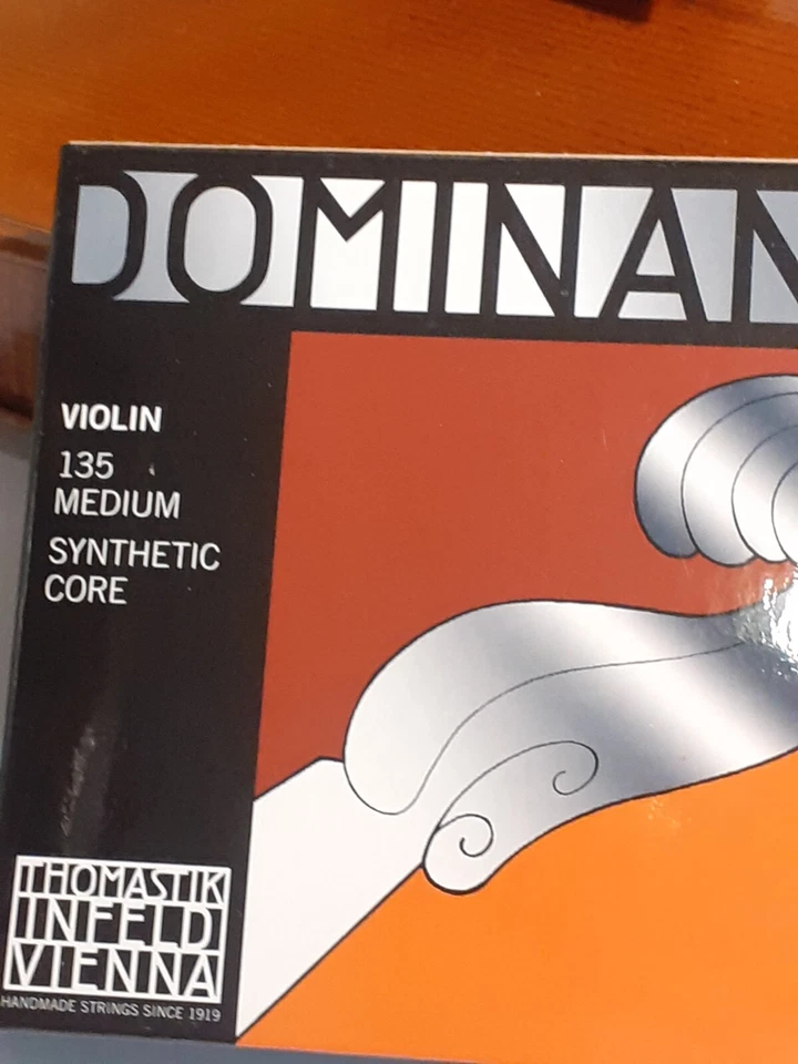 Dominant Violin Strings 4/4 Full Set Medium 135 Synthetic Core UK Postage