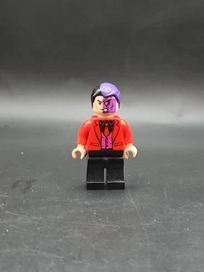 LEGO Two-Face Batman DC Comics Super Heroes Minifigur 76122 - Bild 1 von 1