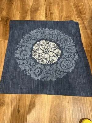 Almohada Martha Stewart Everyday Silky Euro Sham de una pieza 26" x 26" Foto 1 de 4