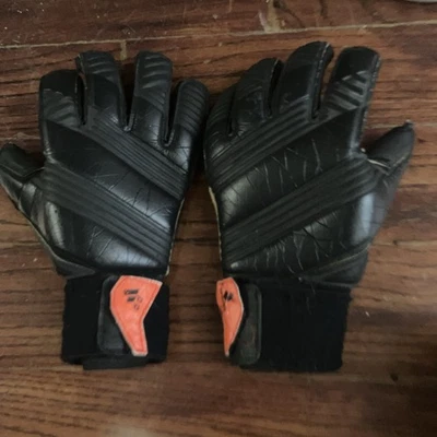 adidas Predator Goalie Gloves size 6 - Image 1 of 3
