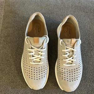 Zapatillas bajas Clarks Rio para mujer sin estructura con cordones piedra perforada de cuero 7,5 - Imagen 1 de 8