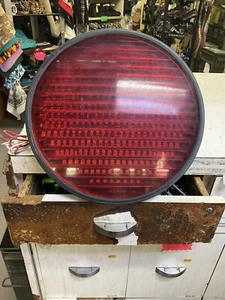 12" RED 120v Traffic Light DIALIGHT MODEL# 432 1210 001 - Picture 1 of 7
