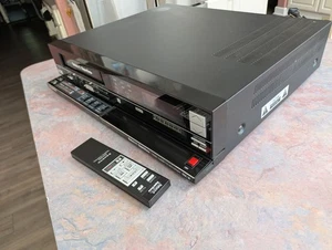Sanyo VCR 7250 Super Betamax BETA Hi-Fi Stereo with Remote Control - READ - Picture 1 of 22