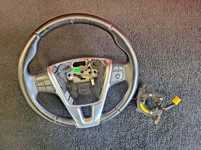 Руль с подогревом Volvo с часовой пружиной 31428167 11-18 S60, V60, XC60 - Изображение 1 из 4