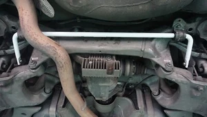 Barra estabilizadora trasera antivuelco de 21 mm Ultra Racing para BMW E60 (M5) 5,0 V10 2x2 2004-2010 - Imagen 1 de 8