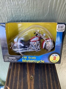 2002 Maisto Yamaha Road Star - Silver / Red - 1/18 Diecast Motorcycle - Picture 1 of 6