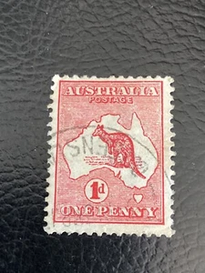 Australia 1931-36 Kangaroo 2/- maroon pair Used 1 - Picture 1 of 2
