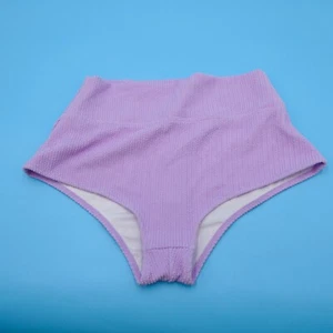 Victoria's Secret Shortie-Bikiniunterteil Large lila gerippt VS Bademode Strand neu - Bild 1 von 9