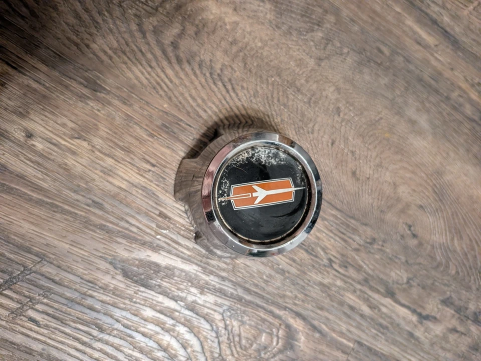 Tapa central de rueda Oldsmobile Cutlass 72-88 Rally OEM GM 416393 1 pieza  Foto 1 de 4