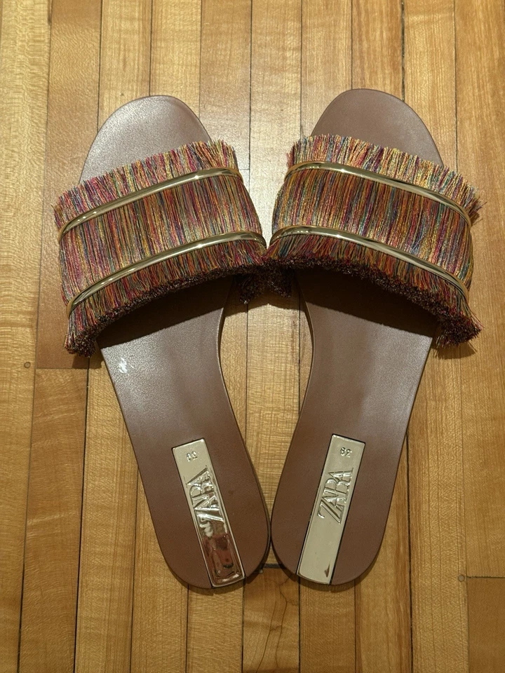 Sandalias para mujer Zara coloridas con flecos talla 39 Foto 1 de 2