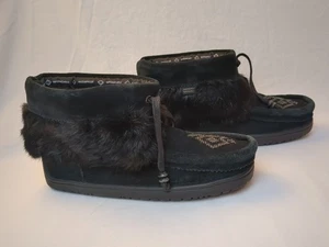 MANITOBAH MUKLUKS Moccasins Real Fur Beaded Round Toe Fur Black Bootie Sz L8/M6 - Bild 1 von 15