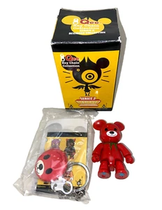 QEE SERIE 3 2003 LLAVERO COLECCIÓN DE DISEÑO ARTE JUGUETE KIDROBOT RARO ROJO NUEVO - Imagen 1 de 3