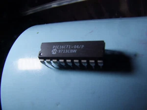 PIC16C71-04/P MIKROCHIP TECH. 8 BIT PIC MIKROCONTROLLER - Bild 1 von 1