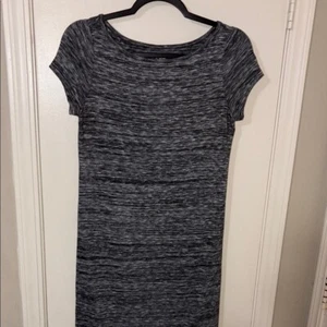 Vestido de punto negro y gris LOFT - Imagen 1 de 4
