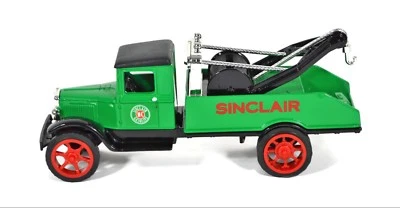 Ertl 1931 Sinclair Hawkeye Wrecker Bank, 1/25 Scale, 1993, 5th In Series - Image 1 of 4
