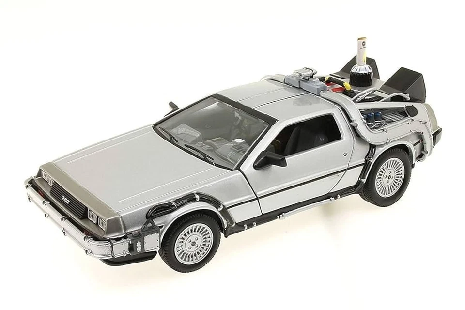 1/24 DELOREAN DMC 12 TIME MACHINE BTTF 2 WELLY 22441W - Immagine 1 di 1