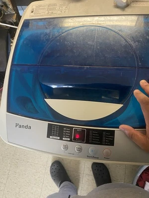 Lavadora portátil de carga superior Panda de 10 libras de capacidad - blanca (PAN356HB) Foto 1 de 4