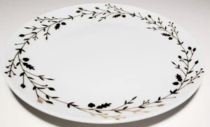 Plato de cena Pier 1 corona dorada 8" blanco con borde de laurel dorado porcelana - Imagen 1 de 8