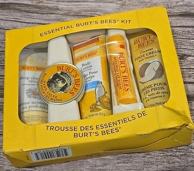 Burt's Bees Essential Gift Set, 5 Travel Size Products Foto 1 de 4