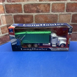 New Ray Kenworth W900 White & Green Garbage Truck Collectible Toy scale 1:32 - Picture 1 of 18