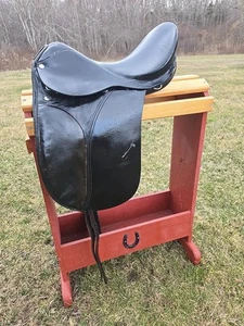 Dressage Saddle - Picture 1 of 12