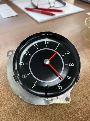 Reloj eléctrico tablero Chevy Nova II 985581 Hot Rod GM SS Chevrolet 03AA1 NUEVO 63 64 Foto 1 de 4