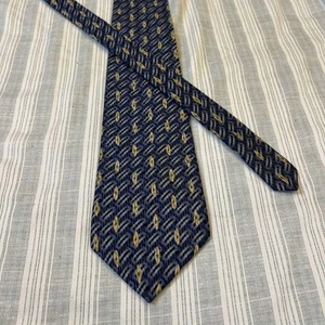 Claiborne Blue Tie 58L 4W 100% Silk Made In USA necktie L#0053 - Picture 1 of 10