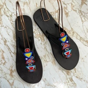 GLOBAL NIÑAS SANDALIAS TANGA CUERO NEGRO CON CORREAS CON CUENTAS TALLA 40 - Imagen 1 de 9