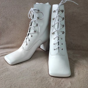BY FAR Claude Stiefel weiß Leder Schnürstiefelette Blockabsatz eckige Zehenpartie EU 37 UK 4 - Bild 1 von 11