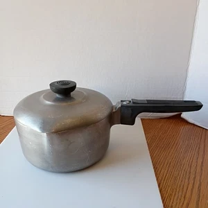 Vintage Magnalite GHC 2 Quart Double Spout Sauce Pan Pot With Lid - Picture 1 of 8