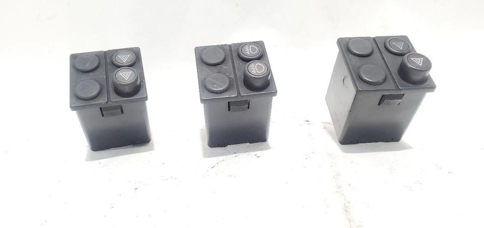 1988 Alfa Romeo Spider Veloce OEM interruptor de descongelamento de perigo  - Imagem 1 de 4