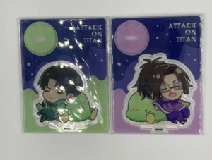 Soporte acrílico Attack on Titan Levi Ackerman Hange Zoe Sleeping GyaoColle - Imagen 1 de 4
