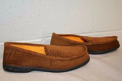 Chinelos masculinos tamanho 5 NOS vintage anos 70 marrom veludo felpudo forrado sola de borracha sapatos - Imagem 1 de 4