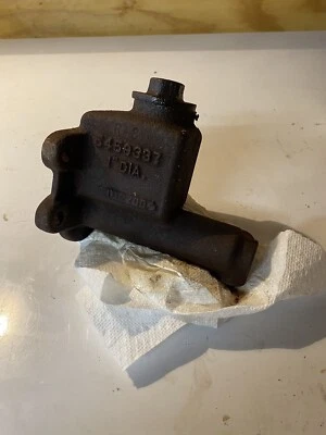 1961 Oldsmobile Dynamic 88 master cylinder - Image 1 of 2