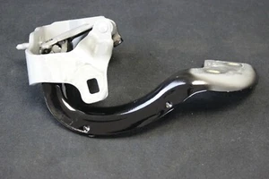 Audi A4 8W Heckklappenscharnier Scharnier Heckklappe links 8W9827299 - Bild 1 von 1