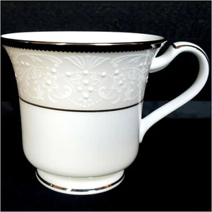 NORITAKE SILBER PALAST KAFFEETASSE MIT FUSS NEU OHNE ETIKETT - Bild 1 von 4